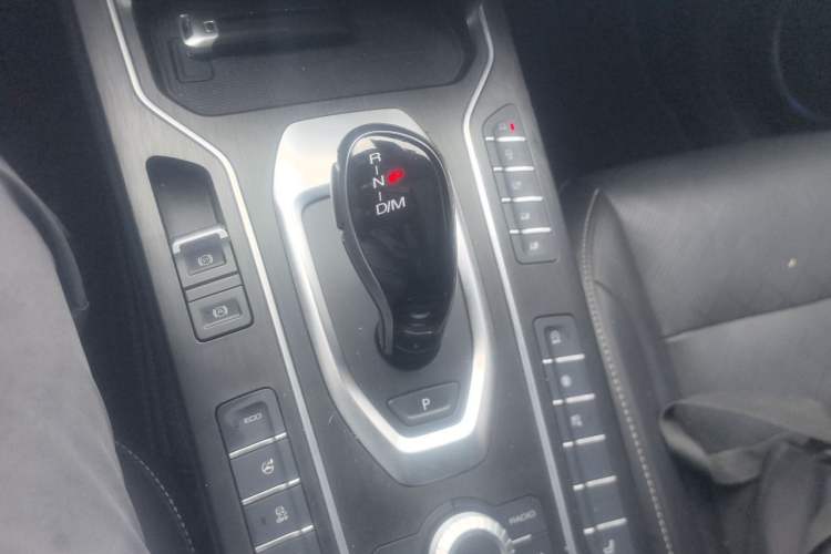 Used Wey VV6 2020 2.0T Four-Wheel Drive Zhiyu+ Gear Lever