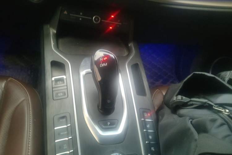 Used Wey VV6 2020 2.0T Two-Wheel Drive Smart Protection+ Gear Lever