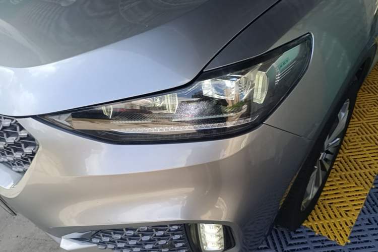 Used Wey VV6 2020 2.0T Two-Wheel Drive Smart Enjoyment+ Left Front Headlight