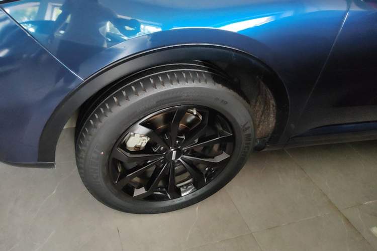 Used Wey VV6 2020 2.0T Two-Wheel Drive Smart Protection+ Left Front Wheel Hub