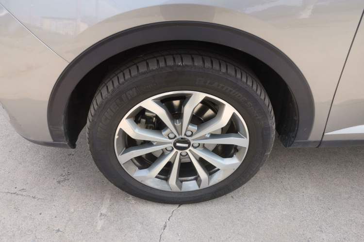 Used Wey VV6 2020 2.0T Four-Wheel Drive Zhiyu+ Left Front Wheel Hub