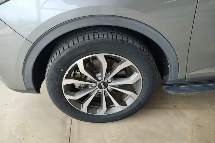 Used Wey VV6 2020 2.0T Two-Wheel Drive Smart Protection+ Left Front Wheel Hub