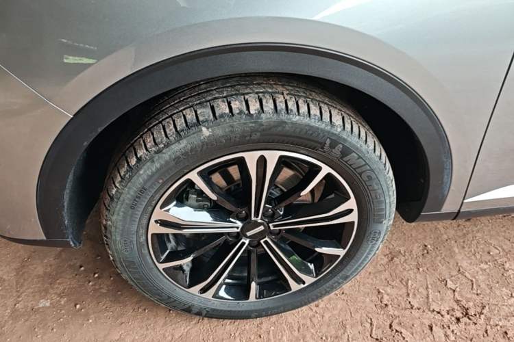 Used Wey VV6 2020 2.0T Two-Wheel Drive Smart Enjoyment+ Left Front Wheel Hub