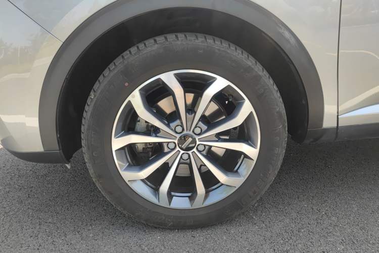 Used Wey VV6 2020 2.0T Two-Wheel Drive Smart Enjoyment+ Left Front Wheel Hub