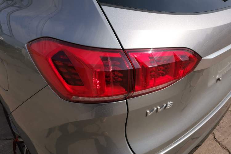 Used Wey VV6 2020 2.0T Four-Wheel Drive Zhiyu+ Left Rear Taillight