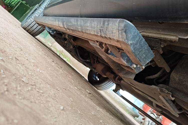 Used Wey VV6 2020 2.0T Two-Wheel Drive Smart Enjoyment+ Left Side Sill