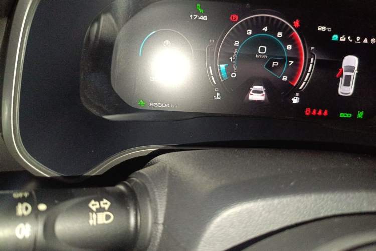 Used Wey VV6 2020 2.0T Two-Wheel Drive Smart Enjoyment+ Odometer Close Up