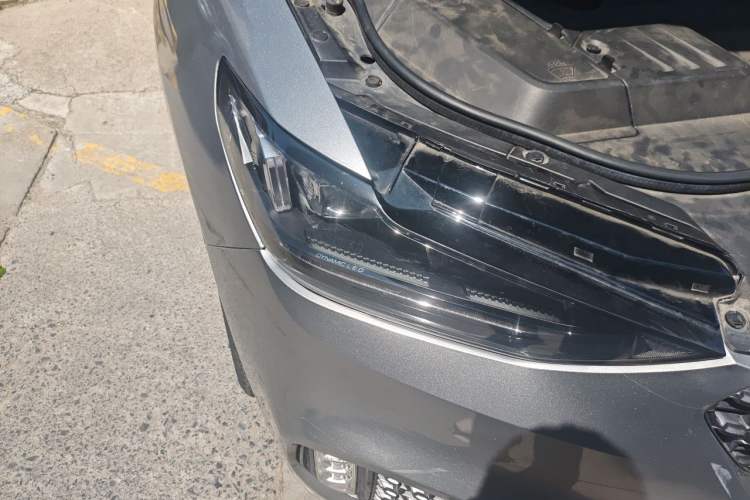 Used Wey VV6 2020 2.0T Four-Wheel Drive Zhiyu+ Right Front Headlight