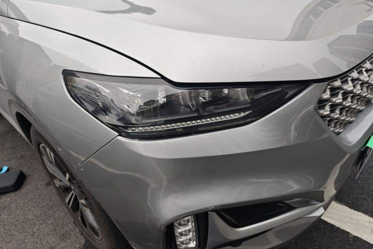 Used Wey VV6 2020 2.0T Four-Wheel Drive Zhiyu+ Right Front Headlight