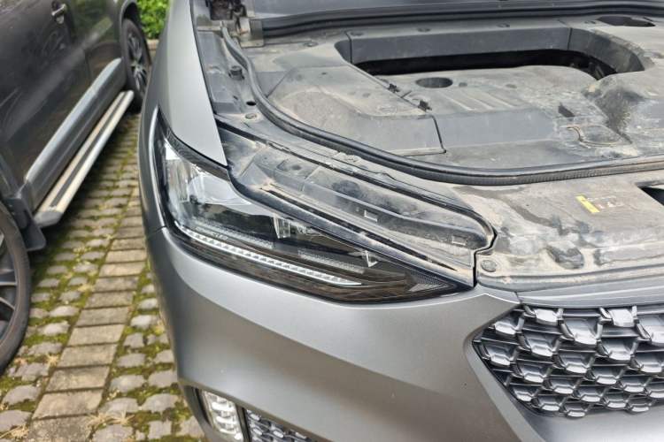 Used Wey VV6 2020 2.0T Two-Wheel Drive Smart Enjoyment+ Right Front Headlight