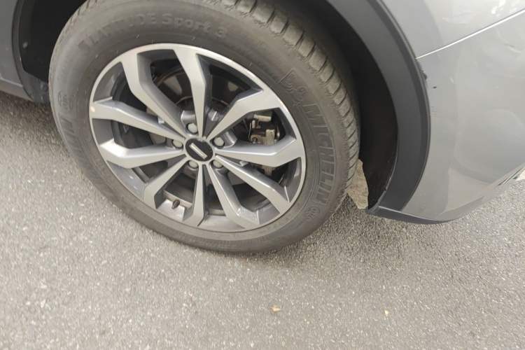 Used Wey VV6 2020 2.0T Two-Wheel Drive Smart Protection+ Right Front Wheel Hub