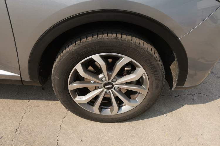 Used Wey VV6 2020 2.0T Four-Wheel Drive Zhiyu+ Right Front Wheel Hub