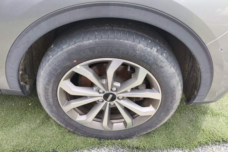 Used Wey VV6 2020 2.0T Two-Wheel Drive Smart Protection+ Right Front Wheel Hub