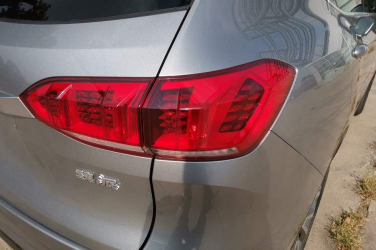 Used Wey VV6 2020 2.0T Four-Wheel Drive Zhiyu+ Right Rear Taillight