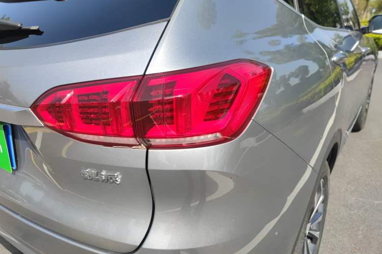 Used Wey VV6 2020 2.0T Two-Wheel Drive Smart Enjoyment+ Right Rear Taillight