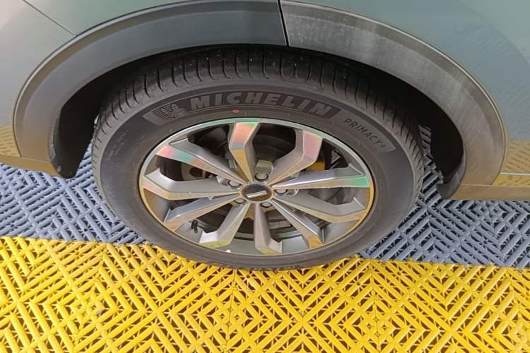 Used Wey VV6 2020 2.0T Two-Wheel Drive Smart Enjoyment+ Right Rear Wheel Hub