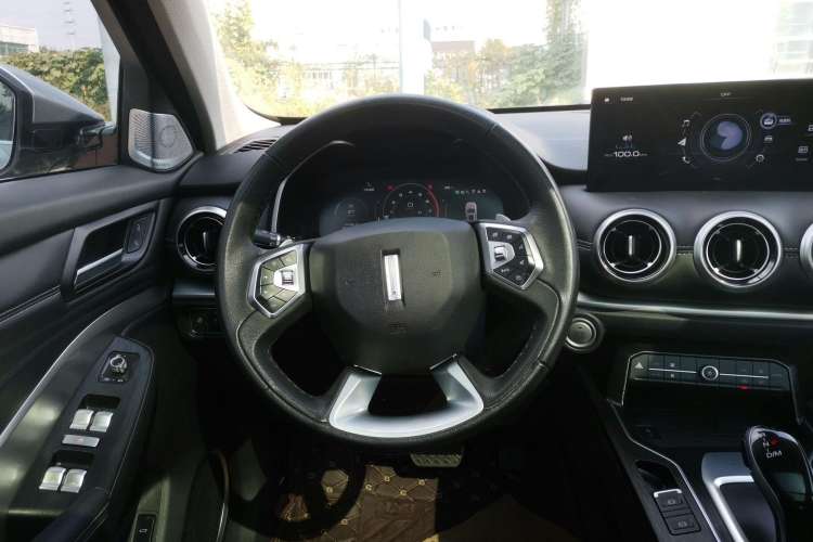Used Wey VV6 2020 2.0T Four-Wheel Drive Zhiyu+ Steering Wheel