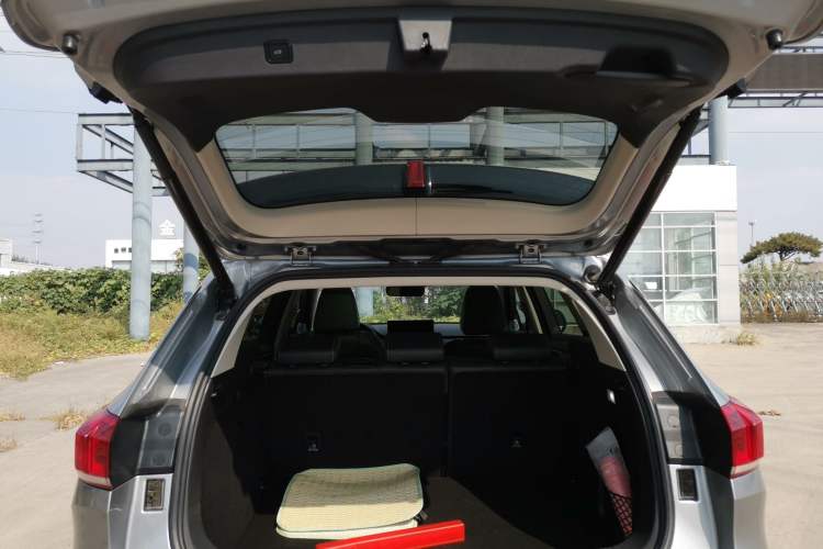 Used Wey VV6 2020 2.0T Four-Wheel Drive Zhiyu+ Trunk