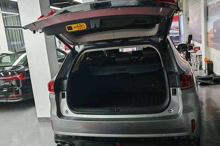 Used Wey VV6 2020 2.0T Two-Wheel Drive Smart Enjoyment+ Trunk