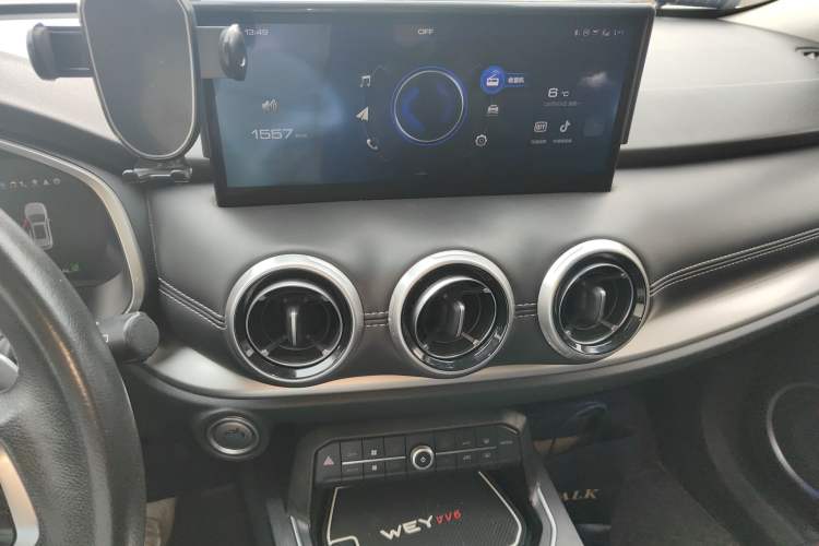 Used Wey VV6 2020 2.0T Two-Wheel Drive Smart Enjoyment+ Audio And AC Panel