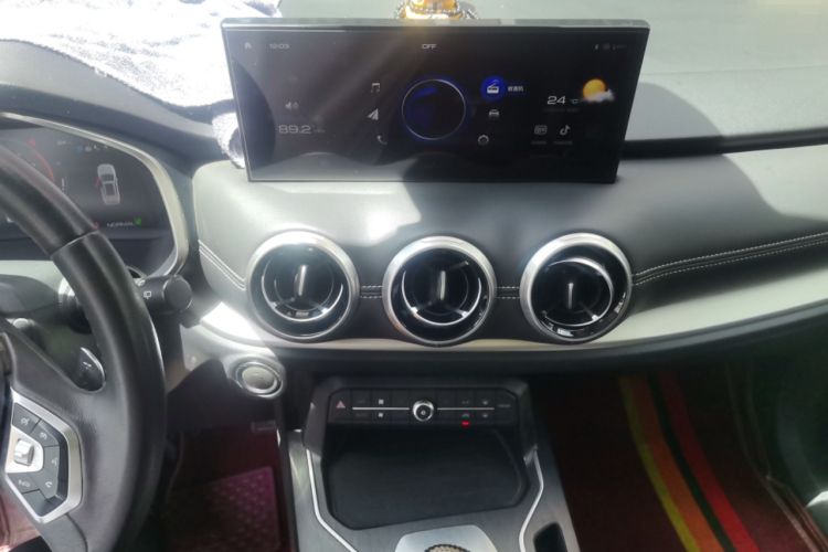 Used Wey VV6 2020 2.0T Two-Wheel Drive Smart Protection+ Audio And AC Panel