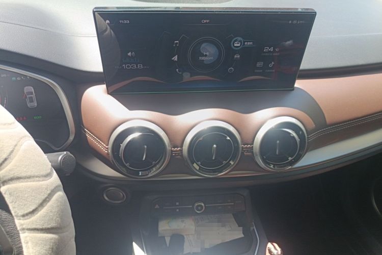Used Wey VV6 2020 2.0T Two-Wheel Drive Smart Enjoyment+ Audio And AC Panel