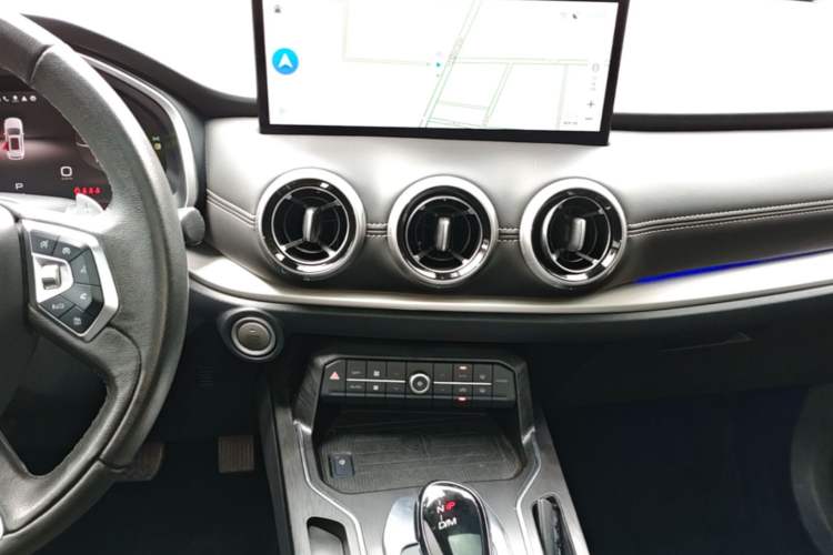 Used Wey VV6 2020 2.0T Two-Wheel Drive Smart Enjoyment+ Audio And AC Panel