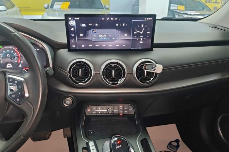 Used Wey VV6 2020 2.0T Two-Wheel Drive Smart Enjoyment+ Audio And AC Panel
