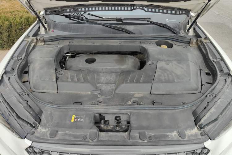 Used Wey VV6 2020 2.0T Two-Wheel Drive Smart Enjoyment+ Engine Bay
