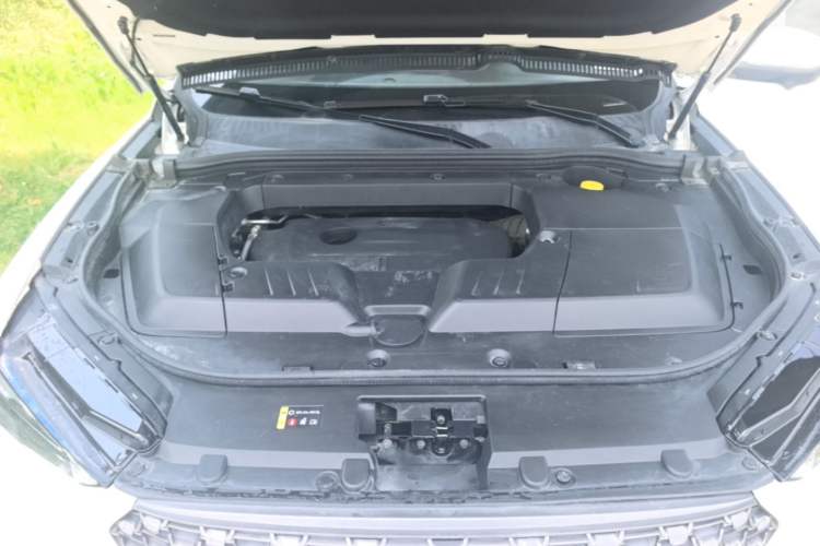 Used Wey VV6 2020 2.0T Two-Wheel Drive Smart Protection+ Engine Bay