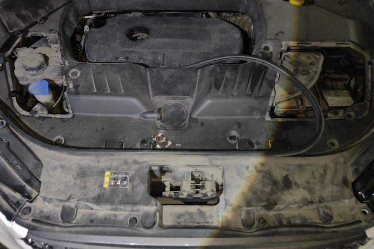 Used Wey VV6 2020 2.0T Two-Wheel Drive Smart Protection+ Engine Bay