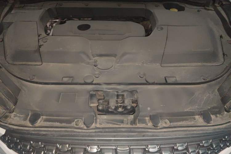 Used Wey VV6 2020 2.0T Two-Wheel Drive Smart Enjoyment+ Engine Bay