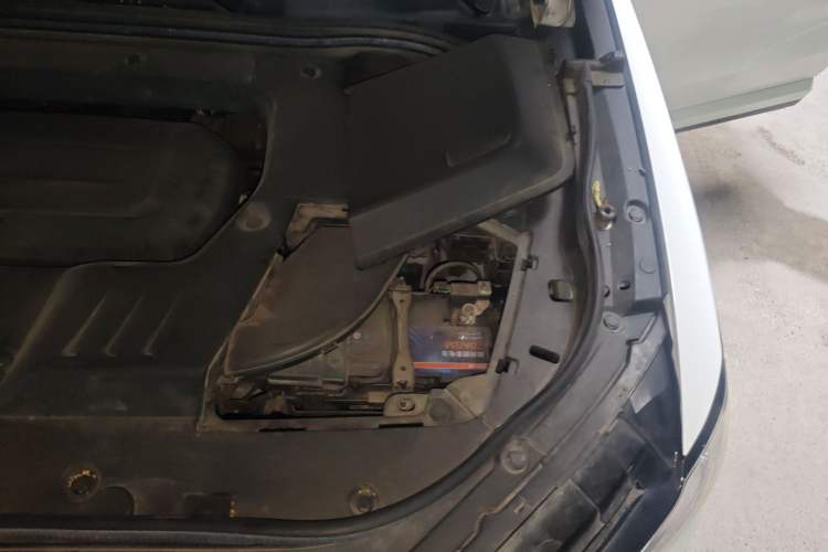 Used Wey VV6 2020 2.0T Two-Wheel Drive Smart Enjoyment+ Engine Bay Left