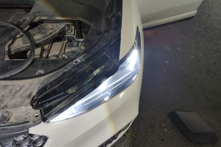 Used Wey VV6 2020 2.0T Two-Wheel Drive Smart Protection+ Engine Bay Left