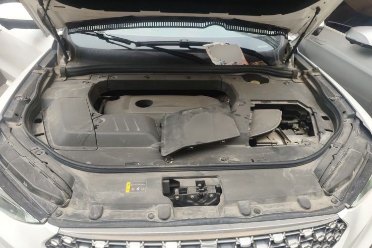 Used Wey VV6 2020 2.0T Two-Wheel Drive Smart Protection+ Engine Bay