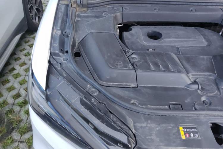 Used Wey VV6 2020 2.0T Two-Wheel Drive Smart Enjoyment+ Engine Bay Right
