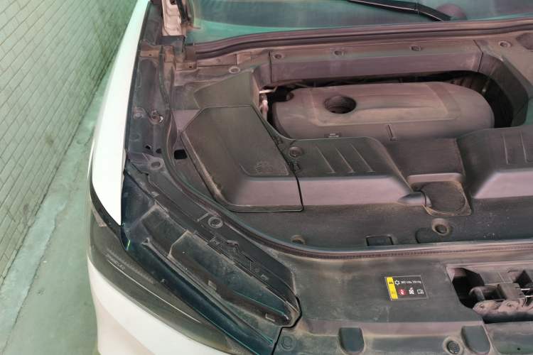 Used Wey VV6 2020 2.0T Two-Wheel Drive Smart Protection+ Engine Bay Right
