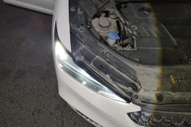 Used Wey VV6 2020 2.0T Two-Wheel Drive Smart Protection+ Engine Bay Right
