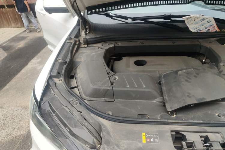 Used Wey VV6 2020 2.0T Two-Wheel Drive Smart Protection+ Engine Bay Right