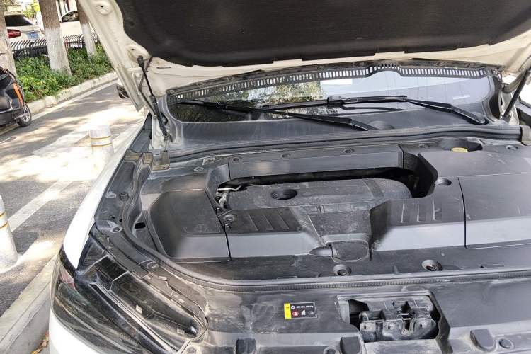 Used Wey VV6 2020 2.0T Two-Wheel Drive Smart Enjoyment+ Engine Bay Right