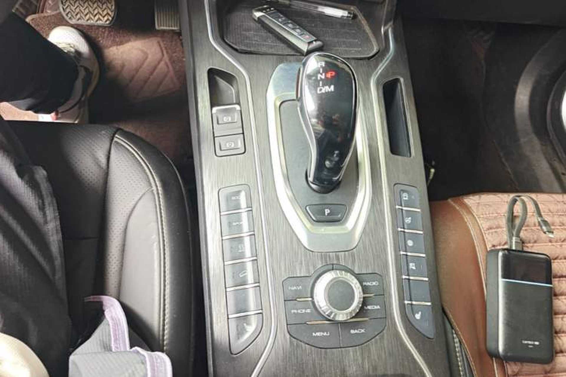 Used Wey VV6 2020 2.0T Two-Wheel Drive Smart Protection+ Gear Lever