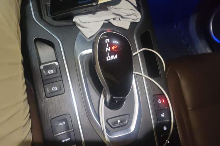 Used Wey VV6 2020 2.0T Two-Wheel Drive Smart Enjoyment+ Gear Lever