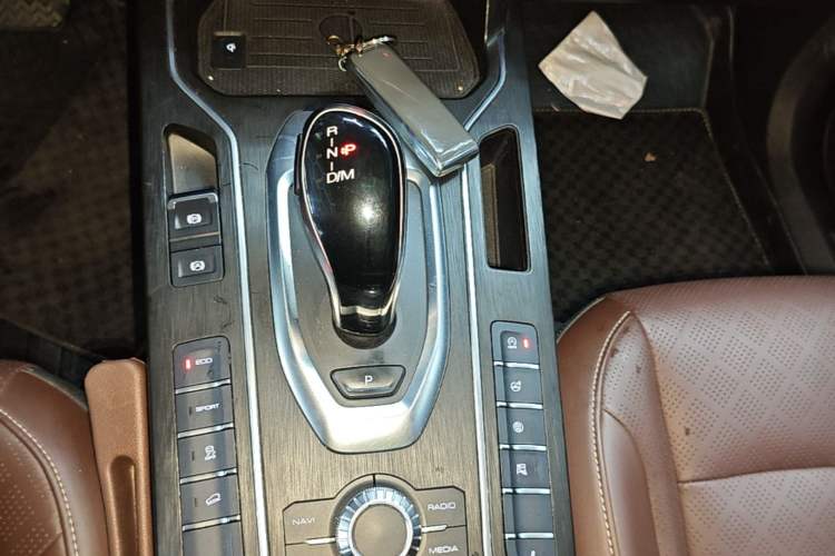 Used Wey VV6 2020 2.0T Two-Wheel Drive Smart Enjoyment+ Gear Lever