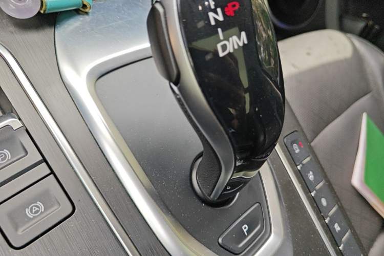 Used Wey VV6 2020 2.0T Two-Wheel Drive Smart Enjoyment+ Gear Lever