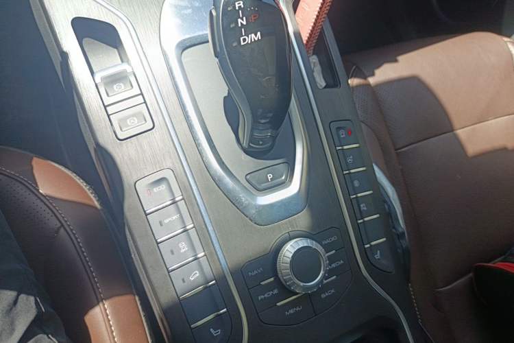 Used Wey VV6 2020 2.0T Two-Wheel Drive Smart Enjoyment+ Gear Lever
