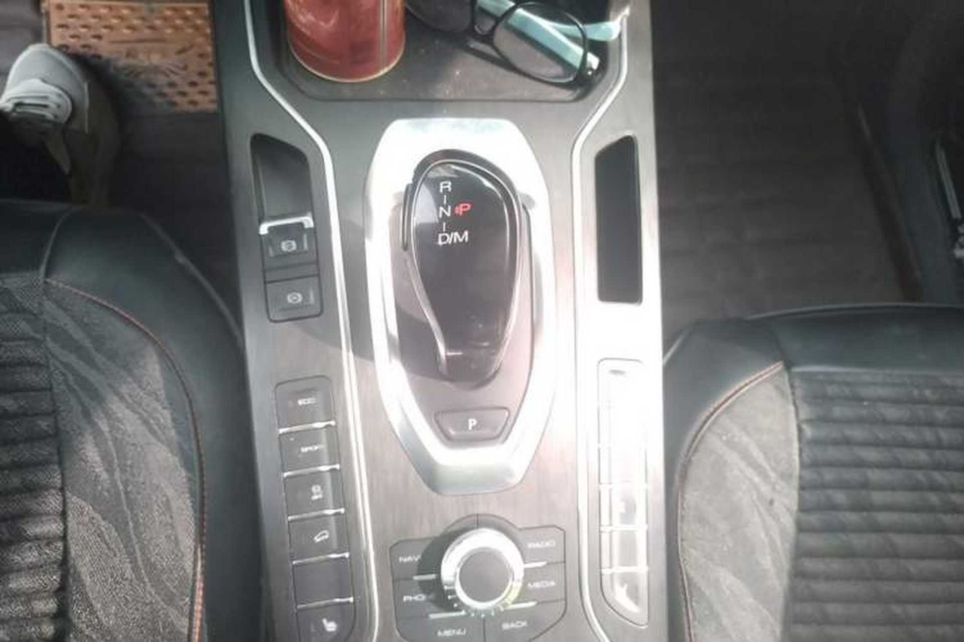 Used Wey VV6 2020 2.0T Two-Wheel Drive Smart Protection+ Gear Lever