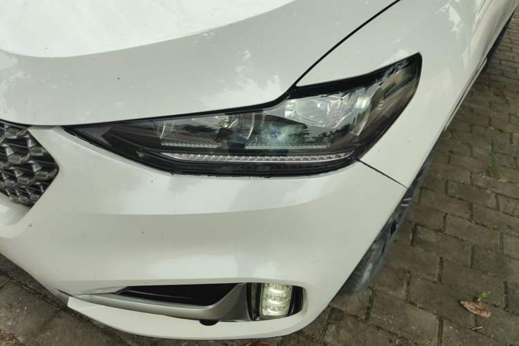 Used Wey VV6 2020 2.0T Two-Wheel Drive Zhiyue+ Left Front Headlight