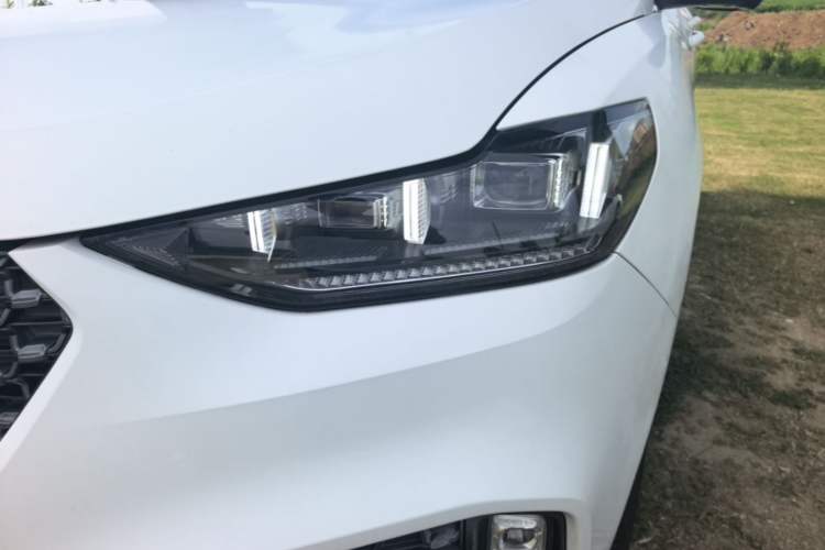 Used Wey VV6 2020 2.0T Two-Wheel Drive Smart Protection+ Left Front Headlight