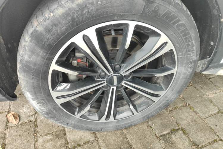 Used Wey VV6 2020 2.0T Two-Wheel Drive Zhiyue+ Left Front Wheel Hub