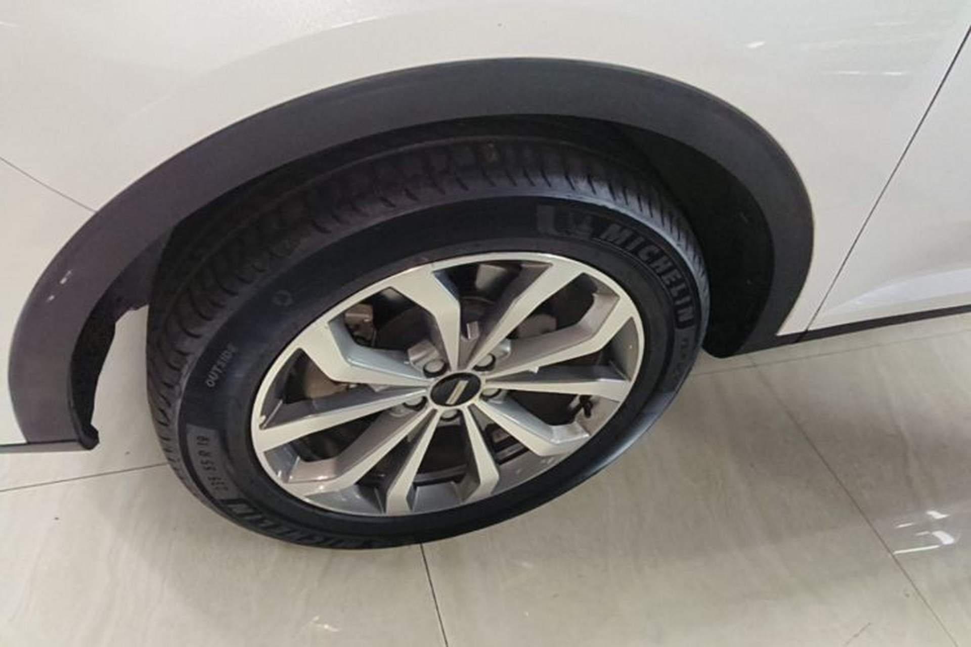 Used Wey VV6 2020 2.0T Two-Wheel Drive Smart Enjoyment+ Left Front Wheel Hub